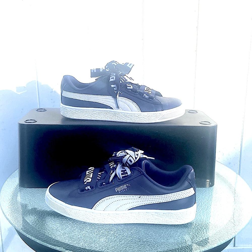 PUMA ‘Basket Heart DE’ Blue Sneakers w/ Extra Laces - Women’s 7